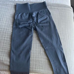Halara women’s booty shaping leggings never worn